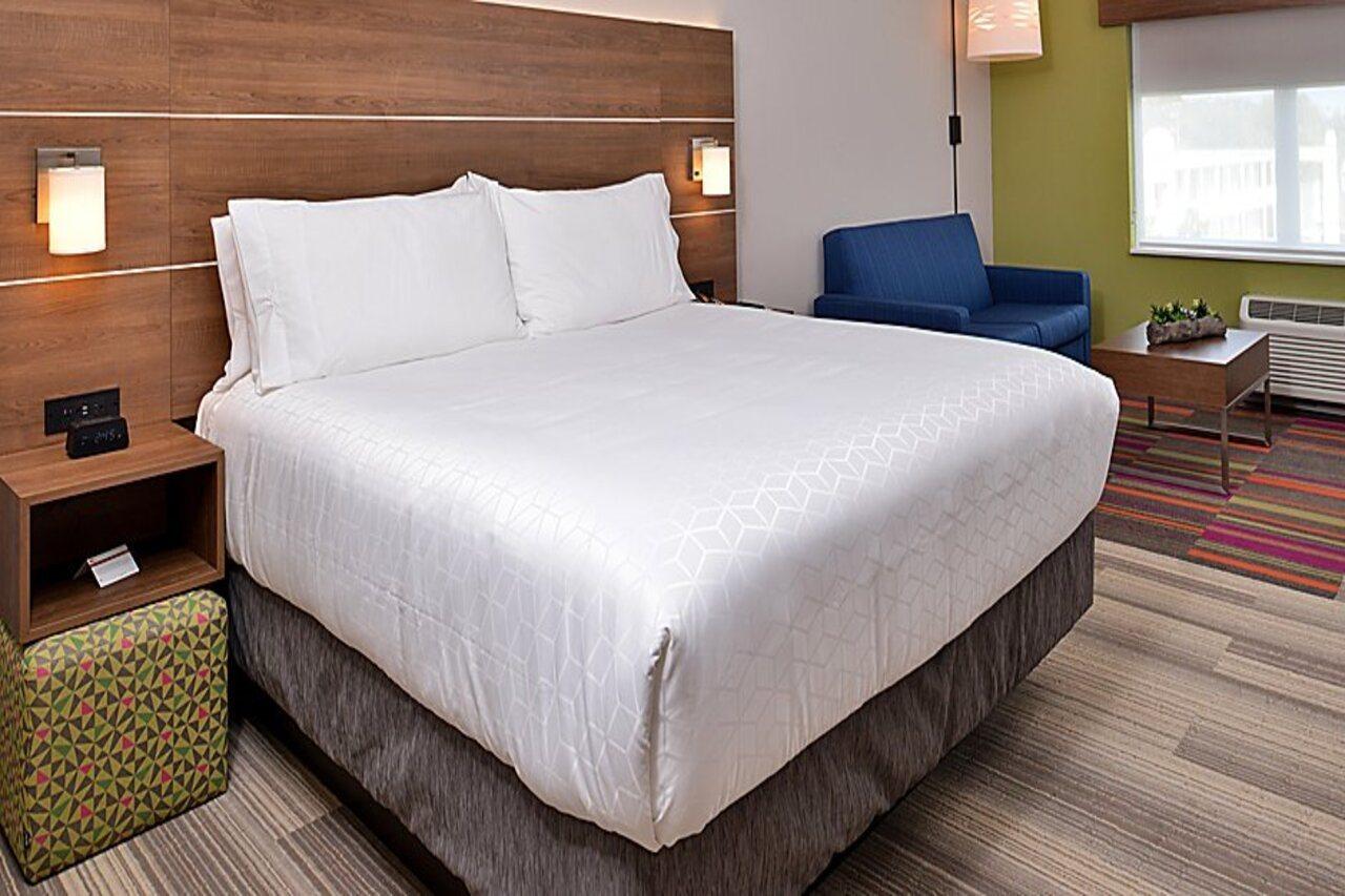 Holiday Inn Express Melbourne West By Ihg West Melbourne Exterior photo