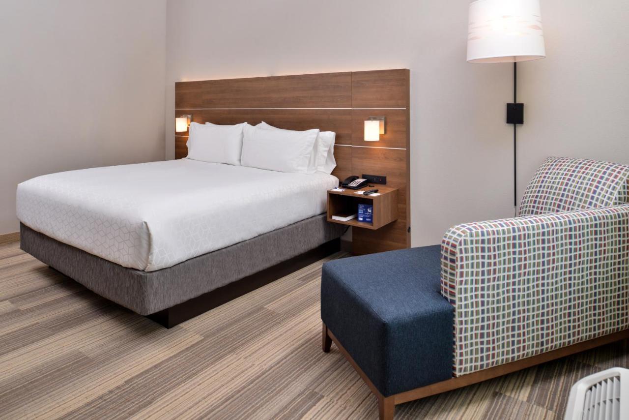 Holiday Inn Express Melbourne West By Ihg West Melbourne Exterior photo