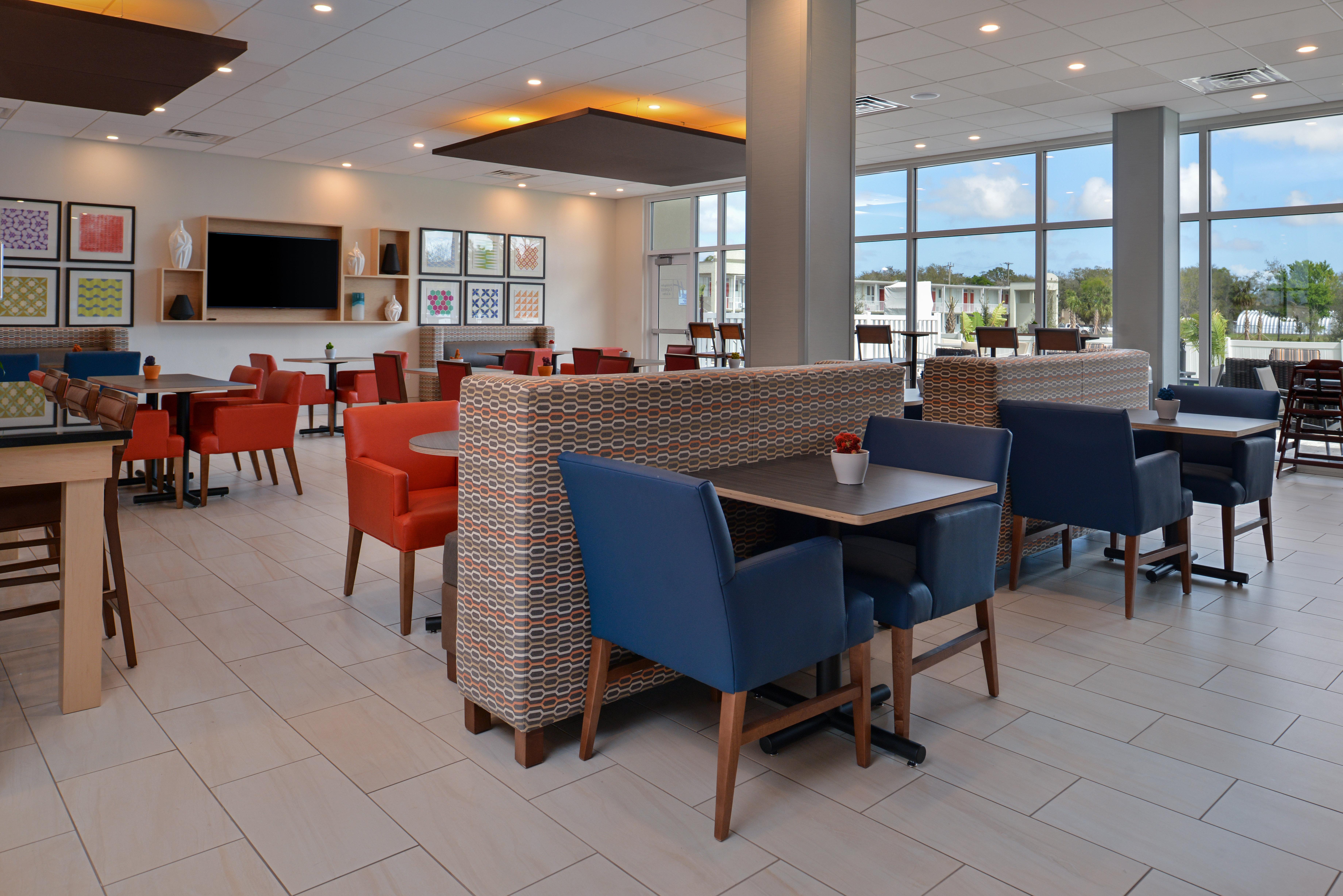 Holiday Inn Express Melbourne West By Ihg West Melbourne Exterior photo