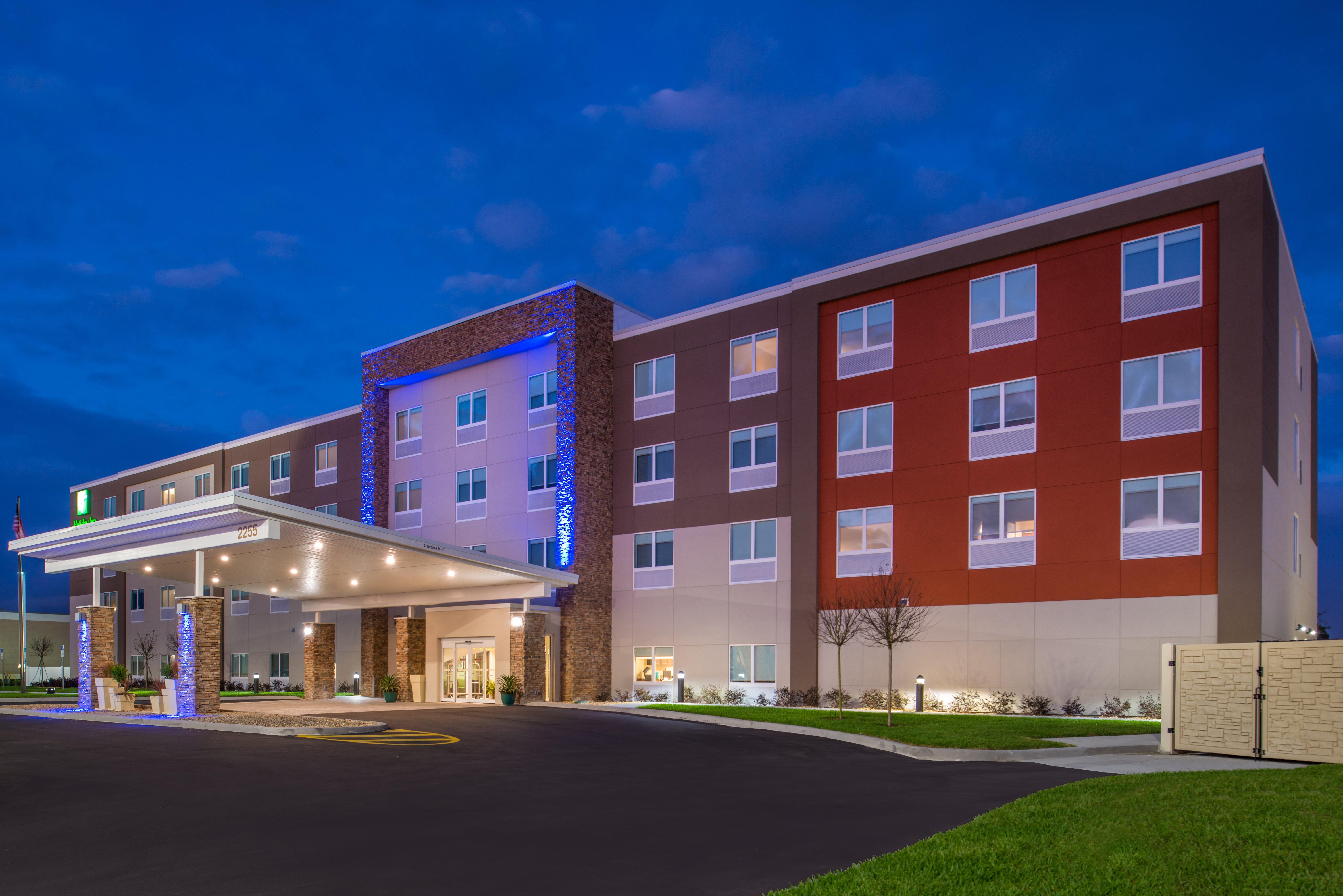 Holiday Inn Express Melbourne West By Ihg West Melbourne Exterior photo