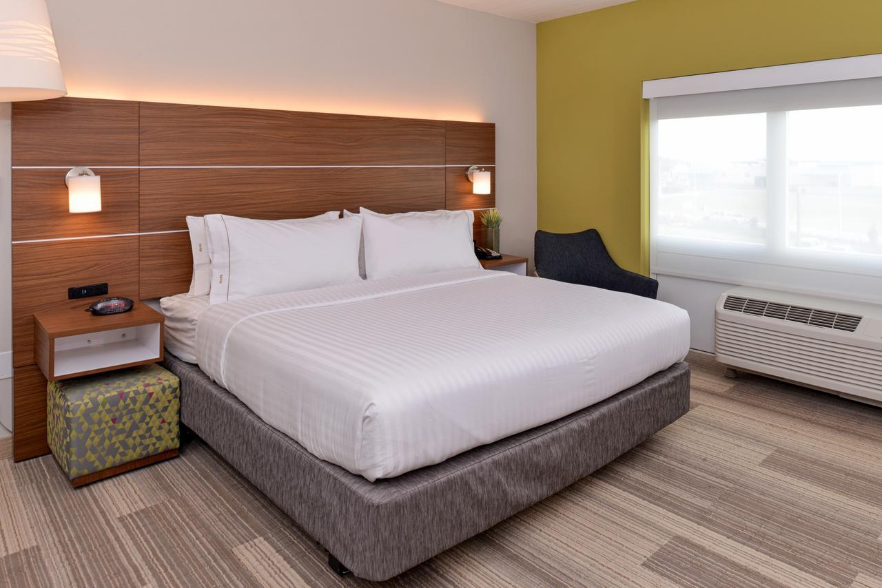 Holiday Inn Express Melbourne West By Ihg West Melbourne Exterior photo